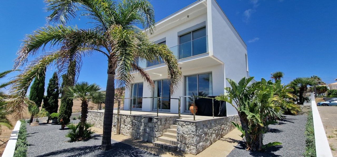 FANTÁSTICA MORADIA PARA VENDA EM PORTO SANTO Refª PS367