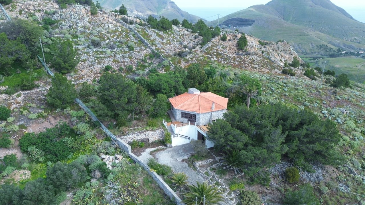 FANTÁSTICA MORADIA EM PORTO SANTO COM VISTA PANORÂMICA Refª PS377