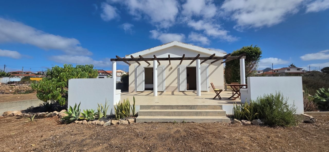 Moradia em amplo lote de 1.053 m² junto ao Campo de Golfe – Porto Santo REFªPS387